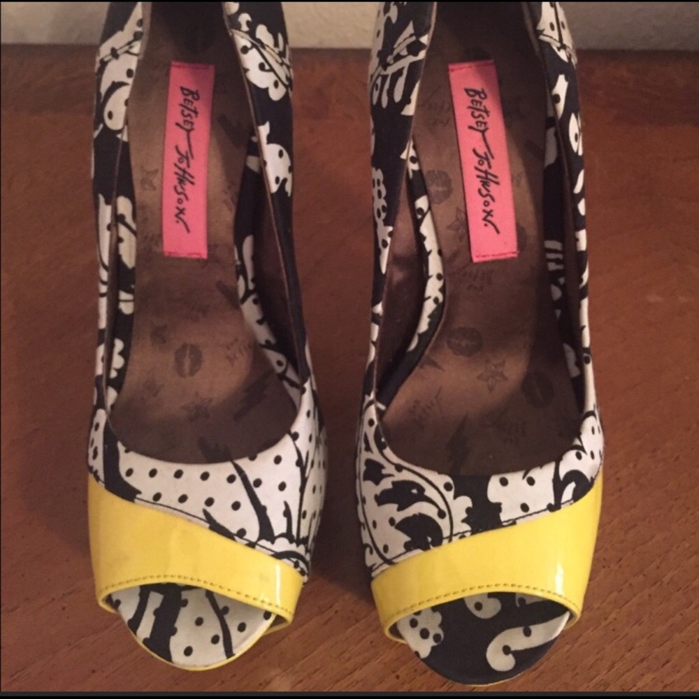 Peep toe heels